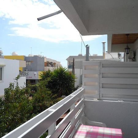 Sunshine Apts, Two Bedroom , Free Internet, No 3 Ajía Nápa Eksteriør bilde