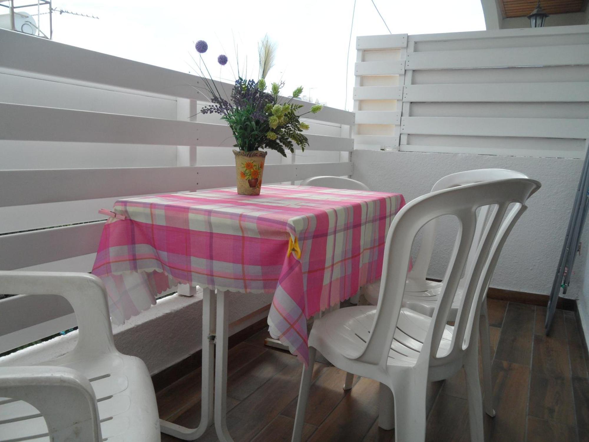 Sunshine Apts, Two Bedroom , Free Internet, No 3 Ajía Nápa Eksteriør bilde