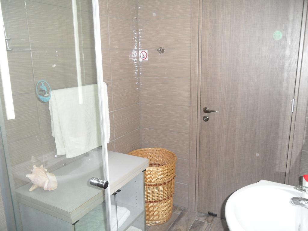 Sunshine Apts, Two Bedroom , Free Internet, No 3 Ajía Nápa Eksteriør bilde