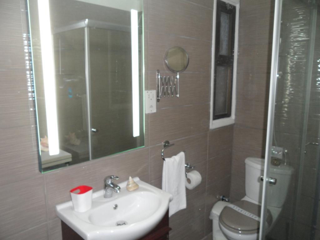 Sunshine Apts, Two Bedroom , Free Internet, No 3 Ajía Nápa Eksteriør bilde