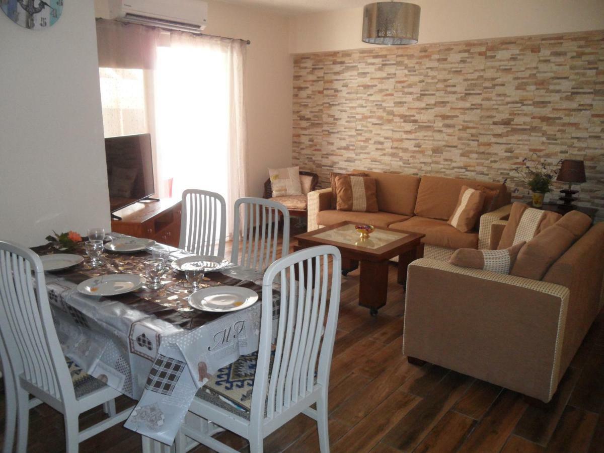 Sunshine Apts, Two Bedroom , Free Internet, No 3 Ajía Nápa Eksteriør bilde