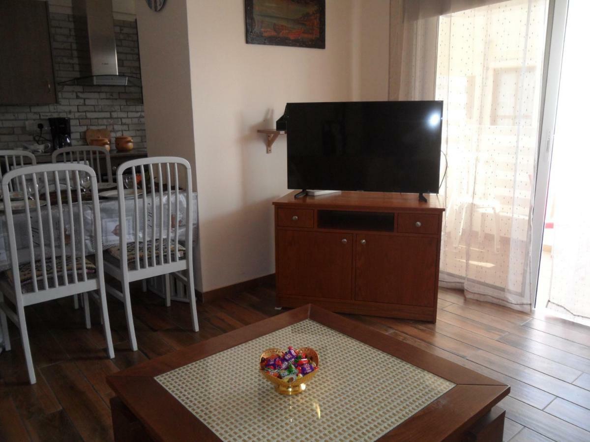 Sunshine Apts, Two Bedroom , Free Internet, No 3 Ajía Nápa Eksteriør bilde