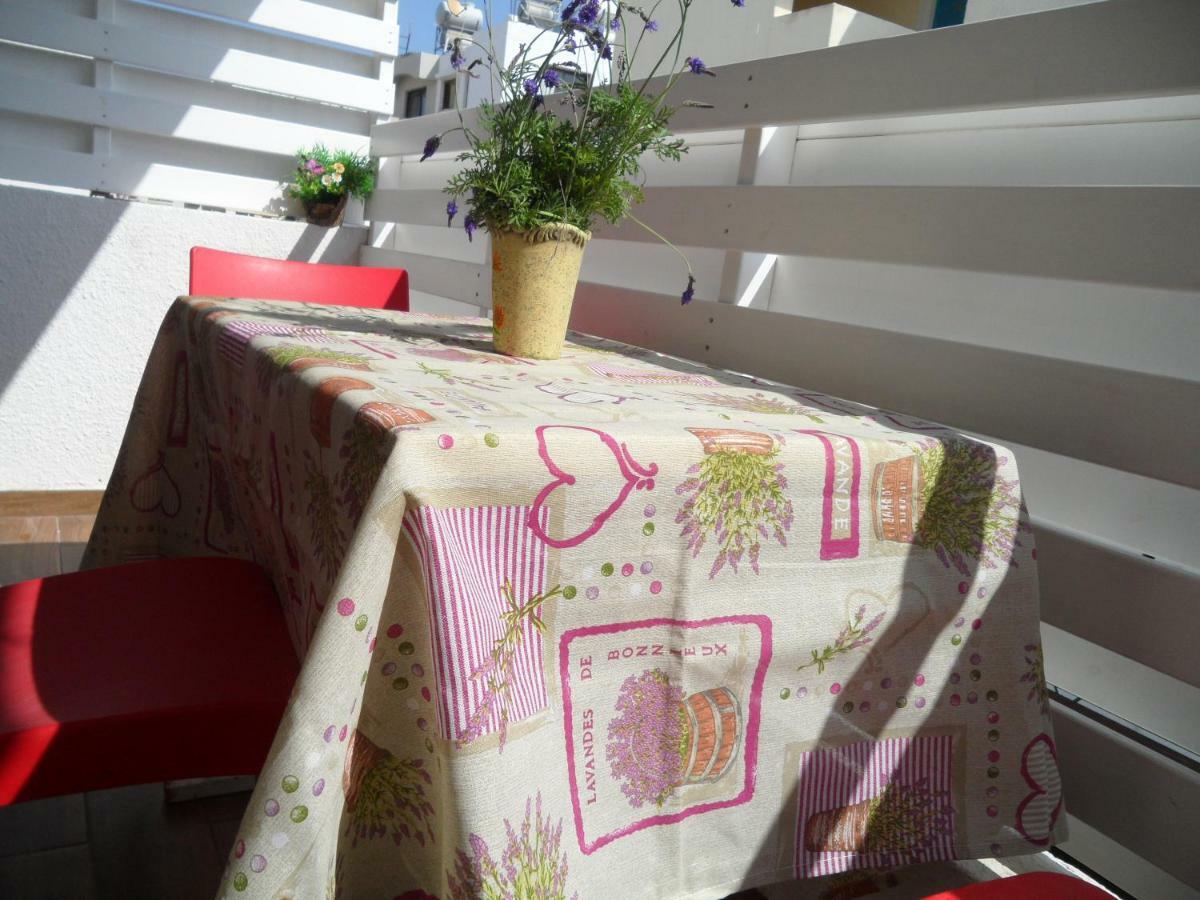 Sunshine Apts, Two Bedroom , Free Internet, No 3 Ajía Nápa Eksteriør bilde