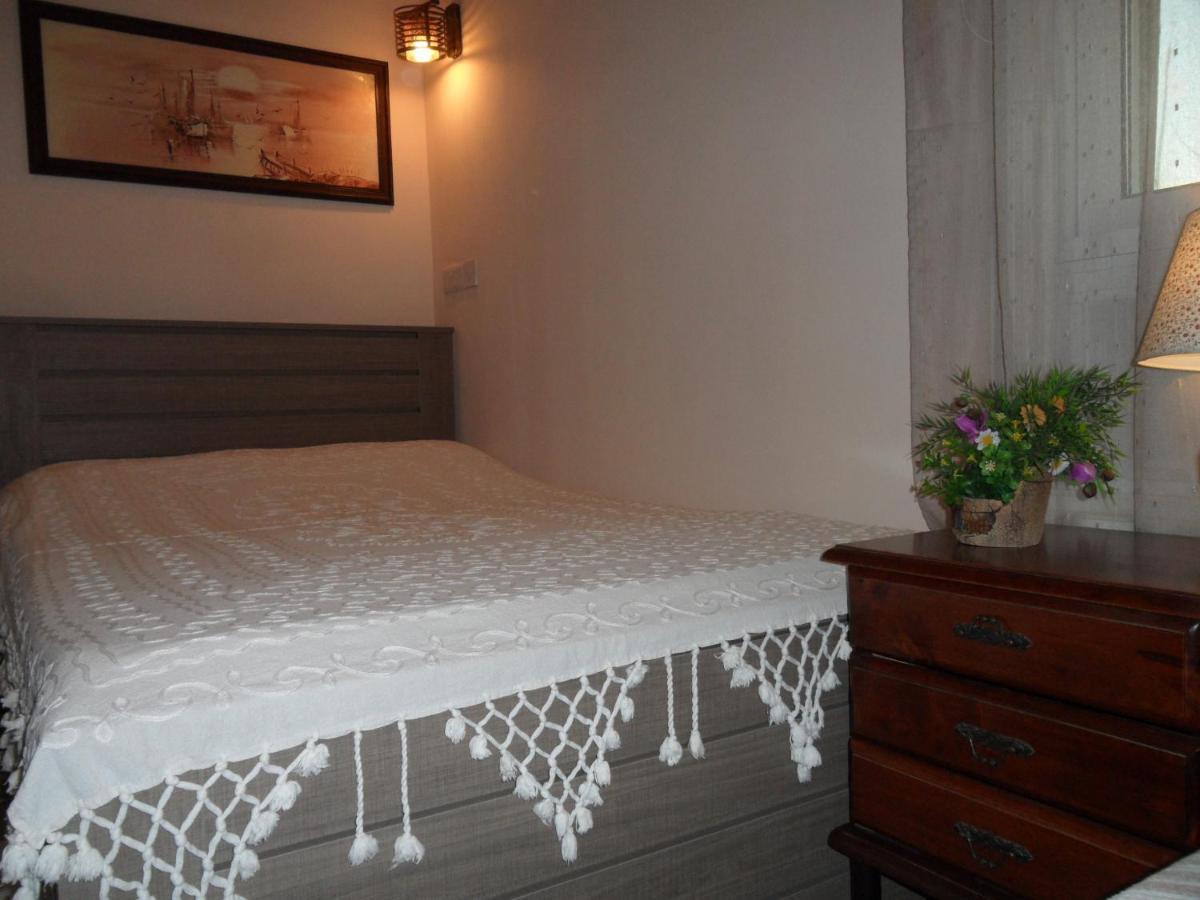 Sunshine Apts, Two Bedroom , Free Internet, No 3 Ajía Nápa Eksteriør bilde